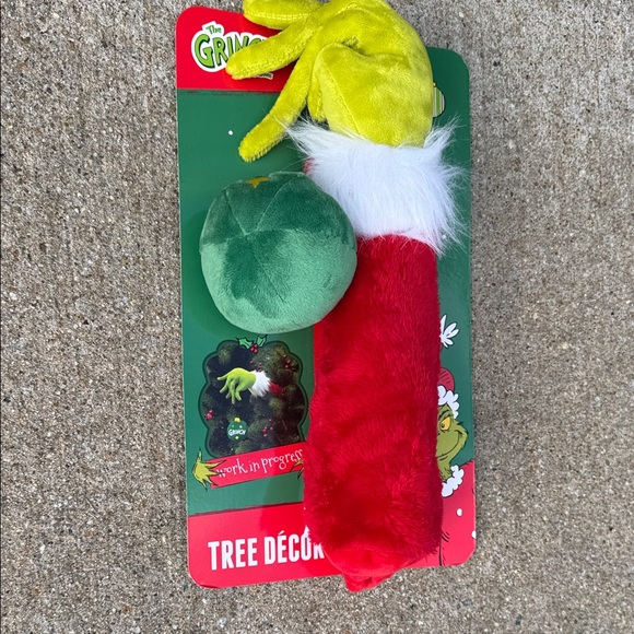 Grinch Plush Tree Decoration - NWT - Picture 11 of 12